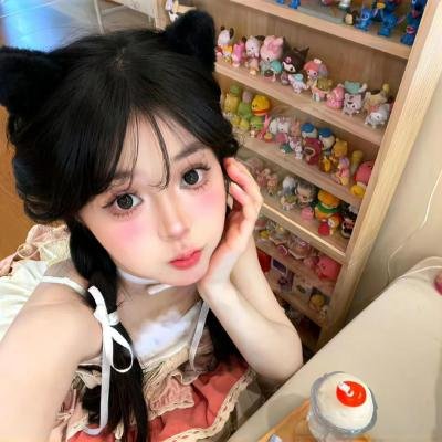 落在她身边